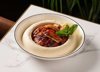 حمّص مع شاورمة دجاج