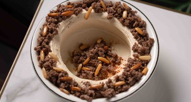 HUMMUS WITH PINE & MEAT